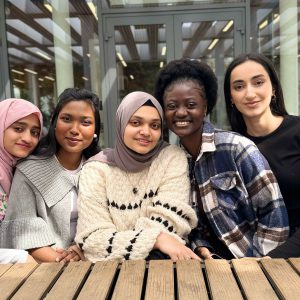 ҚазҰУ-дың шетелдік студенттері Алматы қаласындағы Ботаникалық бақта Жер ана күнін атап өтті